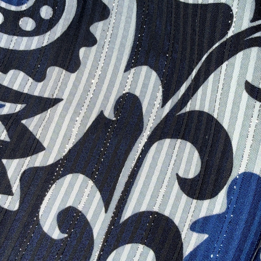 LOFT Women's Blue and Black Paisley Blouse with metallic sheen - Picture 9 of 9